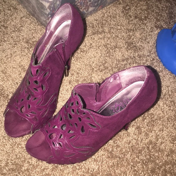 Raspberry Heels - Picture 2 of 3